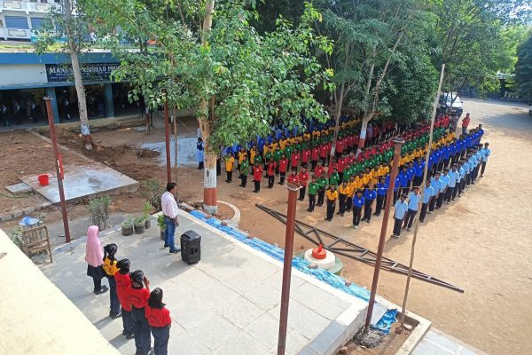 Students wearing Sports Uniforms donated by JJMMF